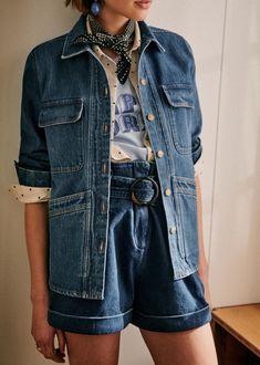 Style Parisienne, Jacket Outfit, Chore Jacket, French Brands, Menswear Inspired, Light Blue Denim, Oversized Shirt, Parisian Style, Look Fashion