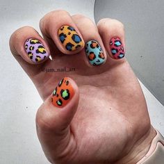 Easy Easter Nails, Easter Nails Designs, Spring Nail Design, Nail Spring, Oval Nails Designs, Acrylic Nails Designs, Animal Print Nails Art, Simple Spring Nails, 2023 Nails