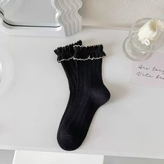 𝒜𝒷ℴ𝓊𝓉: Material: Cotton ♡ 𝓈𝒾𝓏𝒾𝓃ℊ ♡ One Size Black Casual Socks For Spring, Casual Black Socks For Spring, Trendy Black Winter Socks, Trendy Black Socks For Winter, Lace Socks, Socks, Lace, White, Black