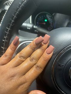 Short Fall Color Nails, Cute Solid Color Nails Fall, Short Square Acrylic Nails Matte, Nails Solid Color Fall, Basic Fall Nails Short, Square Fall Nails Short, Short Fall Nails On Brown Skin, Matte Square Nails Short