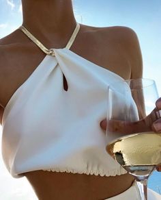 Chain Crop Top, Backless Halter Top, Halter Neck Crop Top, Backless Crop Top, Chain Top, Mode Inspo, Looks Chic, Look Chic, Look Fashion