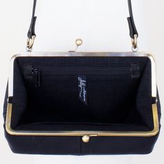 Black Leather Kiss Lock Shoulder Bag  Kiss Lock Frame image 2 Elegant Rectangular Satchel With Snap Closure, Retro Clutch Evening Bag For Everyday Use, Everyday Use Satchel Shoulder Bag With Hinge Closure, Retro Clutch For Evening Use, Vintage Bag With Fold Over Clasp For Everyday Use, Rectangular Evening Shoulder Bag With Snap Closure, Classic Clutch With Snap Closure For Evening, Kiss Lock Purse, Frame Purse