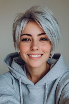 27 Chic Hairstyles for Thin Straight Hair You Need to Try in 2024 – CreativeBooster Tousled Layers, Glamorous Hairstyles, Frosted Tips, Messy Pixie, Bella Hair, Beautiful Gray Hair, Glamorous Hair