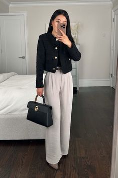 How to tuck a chunky knit sweater Comfortable Business Professional Outfits, Tweed And Jeans, Jeans And Blazer Outfit Work, Tweed Jacket Outfit Formal, Abercrombie Office Outfit, Formal Tweed Outfit, Zara Women Outfits 2024, Deca Outfit, Woman Blazer Outfit