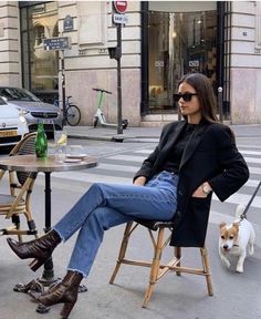 Everyday Outfits Petite, 2024 Fashion Trends Forecast, Parisian Fall Outfits, Mob Style, Look Retro, Spring Capsule Wardrobe, Paris Outfits