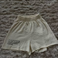 Super Comfy White Sweatshorts I Got From Pacsun. Never Worn Before And In Perfect Condition!! Size Xs But The Waistband Is Very Stretch Dad Shorts, Pacsun Shorts, Red Trench Coat, Bow Shorts, Pacsun Jeans, Crochet Halter Tops, Distressed Denim Jeans, Pleated Shorts, Levi Jeans 501