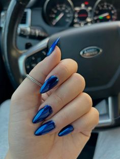 Chrome blue almond shaped nails for winter Blue Almond Shaped Nails, Chrome Blue Nails, Nails For Winter, Blue Chrome Nails, Almond Shaped Nails, Chrome Nails Designs, Makeup Nails Art, Spring Nail Designs, Smink Inspiration