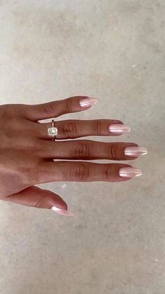 Nails That Make You Look Tan, Halle Sandberg Nails, Crome Nails Almond Short, Light Pink Chrome Nails Almond, Summery Nails 2024, Clean Summer Nails, Classic Summer Nails, French Tip Dip Nails, Nails For Mexico Vacation