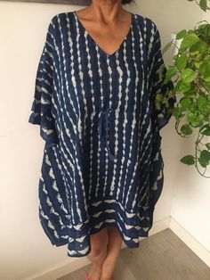 Hey, I found this really awesome Etsy listing at https://www.etsy.com/listing/749724080/indigo-kaftanorganic-kaftangifts-for Mode Batik, Gifts Boho, Cotton Loungewear, Resort Wear Beach, Short Kaftan, Floral Bathing Suits, Embellished Shorts, Cotton Kaftan, Linen Fashion