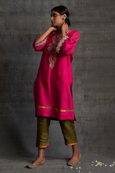 Shop for these amazing collections of Pink Raw Silk Embroidered Floral V Neck Waqif Kurta Pant Set For Women by Bo tree online at Aza Fashions. Straight Tissue Silk Kurta With Embroidered Border, Tissue Silk Straight Kurta With Embroidered Border, Straight Kurta In Raw Silk With Embroidered Border, Straight Raw Silk Kurta With Embroidered Border, Straight Kurta With Embroidered Border In Raw Silk, Festive Tussar Silk Kurta With Embroidered Border, Gota Embroidery, Stylish Kurtis, Kurta Pant Set