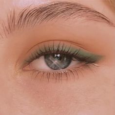 Prom Makeup For Light Green Dress, Sage Green Make Up Look, Green Simple Eyeshadow Looks, Makeup To Go With A Green Dress, Simple Prom Makeup For Green Dress, Natural Makeup With Green Eyeshadow, Green Makeup Ideas Simple, Eye Makeup For Green Dress Simple