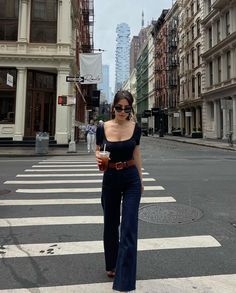 Old Money Fashion, Coffee Outfit, Money Fashion, Looks Jeans, Mode Inspo, Feminine Outfit, 가을 패션, Professional Outfits