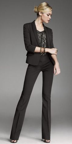 EXPRESS Editor Pants.. Best pants I have ever worn.. Only dress pants that I buy Business Professional Outfits, Look Formal, Work Chic, Hot Heels, Look Casual, Professional Fashion, Business Attire, Formal Outfit