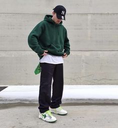 Green Cap Outfit Men, Green Cap Outfit, Hoodie Verde, Green Hoodie Outfit, Hat Men Outfit, Cap Outfit Men, Green Hoodie Men, Outfit Hombre, Cap Outfit