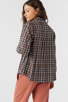 Always classic flannel shirt that has a front button design, allover plaid print and super soft feel. O'Neill Women's flannel shirt 27.5" In length Relaxed fit Brushed cotton flannel Front button closure with collar 100% Cotton brushed flannel Suits Series, Loungewear Outfits, Loungewear Dresses, Womens Flannel Shirt, Spring Suit, Womens Wetsuit, Denim Sweater, Button Design, Plaid Print