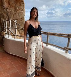 Sri Lanka Outfit Ideas, Lisbon Outfit Summer, Summer High-waisted Linen Wide Leg Pants, Zara Wide Leg Linen Bottoms, High-waisted Linen Wide Leg Pants For Beach, Wide Leg Pants Outfit Summer, Bohemian Wide-leg Linen Pants, Linen Wide-leg Beach Pants, Printed Linen Pants