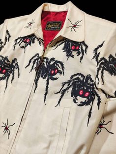 Cool Clothes For Men, Spider Jacket, Men Moda, Mens Outfit Inspiration, New Rock, Dream Clothes, Spiders, Custom Clothes, Diy Clothes