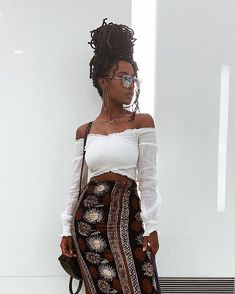 Feminine Soft Aesthetic, 90s Earthy Outfits, Goddess Style Outfits Casual, Boho Clothes Aesthetic, Ciara Core, Build Aesthetic, Black Feminity, Earthy Fashion, Boho Spiritual