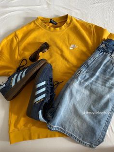 Aesthetic Outfits Yellow, Boy Style Outfits, 대학생 스타일, Surf Boy, Outfit Layout, Summer Yellow, Outfit Inspo Casual, Mens Outfit Inspiration