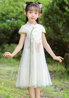 Elevate your little girl's summer wardrobe with our exquisite Classy White Stand Collar Print Tulle Maxi Dress. Made with premium materials, this dress exudes elegance and sophistication with its intricate collar and stunning tulle print. Perfect for... Maxi Dresses Summer, Tulle Maxi Dress, Girls Maxi Dresses, Maxi Robes