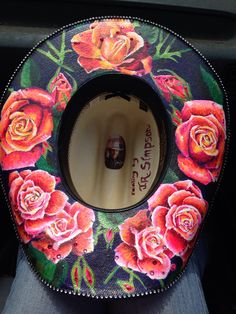 Custom painted cowboy hat! Contact me for info on how you can get yours painted for a good price! Painted Cowboy Hats Diy, Cowboy Hat Ideas, Painted Cowboy Hats, Sombrero Cowboy, Trajes Country, Western Bling, Painted Hats, Rodeo Queen, Cowboys And Indians