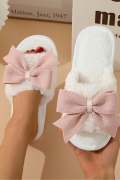 OrcaJump - Women's Comfortable Slippers with a Sweet White Bow Decoration Knot Decor, White Slippers, Rare Fashion, Rock Outfit, Comfortable Slippers, Bow Knot