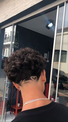 casludecria on Pinterest Taper Fade Curly Hair, Curly Hair Fade, Edgars Haircut