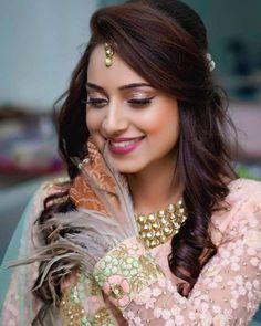 Lehenga Hairstyles, Hairstyles For Gowns, Hair Style On Saree, Engagement Hairstyles, Bridal Hairdo, Traditional Hairstyle, Hair Color Caramel, Bridal Makeover