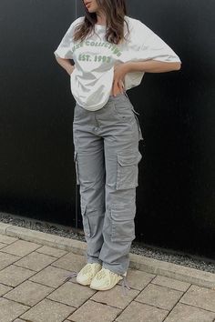 Vintage Cargo Pants, Cargo Pants Baggy, Streetwear Cargo Pants, Chique Outfit, Overalls Fashion, Grey Cargo Pants, Fashion 90s