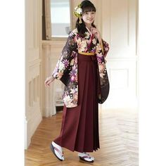 Hakama Skirt, Kimono Skirt, Japanese Kimono Fashion, Japanese Kimono Dress, Kimono Traditional, Japanese Traditional Clothes, Japanese Traditional Clothing, Kimono Japan, Traditional Japanese Kimono