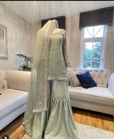 Simple Gharara Designs Pakistani, Ghrara Design Pakistani, Gharara Simple, Simple Gharara Designs, Garara Designs Latest, Sharara Designs For Wedding, Garara Design, Wedding Gharara, Garara Designs