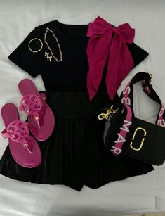 Simple Dinner Outfits Black Women, Garage Clothing Store Outfits, White Bow Outfit, Mini Golf Date Outfit, Fly Birthday Outfits, Outfit With Sandals, Fasion Outfits, Stylish Summer Outfits, Effortlessly Chic Outfits