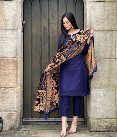 Frock Suit Design, Spirit Jeans, Simple Dress Casual, Simple Frock Design, Stylish Kurtis Design, Pakistani Fashion Casual, Stylish Short Dresses, Desi Fashion Casual, Pakistani Fancy Dresses