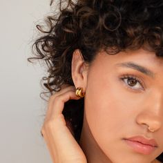 Our Chunky Double Hoops are a must-have in every minimalist jewelry lover's collection! It's chunky yet sleek design—coupled with a stacked, double hoop effect—creates a captivating synergy that solidifies this bold pair as the perfect statement accessory. They're guaranteed to effortlessly elevate any casual outfit into a sophisticated ensemble ✨ Material: Vermeil over Stainless Steel Finish: Sterling Silver ∙ 18K Gold Featuring ~14.5x8.5mm Chunky Double Hoop Earrings Sold as a Pair Part of our Contemporary Everyday Gold Jewelry, Sleek Round Everyday Jewelry, Sleek Everyday Round Jewelry, Contemporary Polished Finish Everyday Jewelry, Modern Tarnish-resistant Huggie Earrings For Everyday, Contemporary Small Hoop Jewelry For Everyday, Everyday Contemporary Small Hoop Jewelry, Classic Chunky Everyday Jewelry, Modern Chunky Jewelry For Everyday Wear