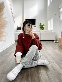 Nike Air Force 1 Outfit | Nike Style Sweatpants Outfit With Air Force 1, Air Force 1 Winter Outfit Woman, Nike Air Force 1 Outfit Woman Winter, Outfits For Air Force 1 Women, Comfy Nike Outfits, Comfy Outfits Sweatshirts, Sweatpants And Air Force Ones Outfit, Leggings With Air Force Ones