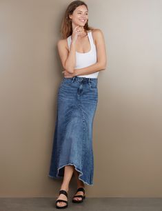 Selma Pieced Denim Maxi Skirt Deep Blue Front View Long Denim Skirt Outfits, Skirt Outfits For Women, Fashion Dresses For Women, Button Front Denim Skirt, Below The Knee Skirt, Sleeveless Denim Dress, Denim Skirt Outfits, Long Denim Skirt, Denim Overall Dress