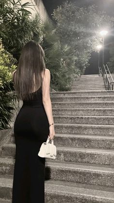 Mlbb Edit, Easy Photography Ideas, Creative Fashion Photography, Beautiful Photoshoot Ideas, Trending Photos, Black Clothes, Classy Prom Dresses