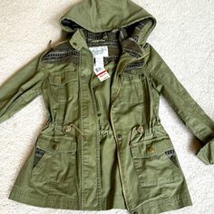 Cute Women Light Parka Jacket Sz Xs Brand New Trendy Utility Jacket For Cold Weather In Fall, Casual Fitted Utility Jacket For Winter, Trendy Cold Weather Utility Jacket With Pockets, Trendy Utility Jacket For Cold Weather With Pockets, Trendy Utility Jacket With Pockets For Cold Weather, Trendy Cotton Parka For Fall, Fitted Casual Parka For Fall, Casual Fitted Parka For Fall, Fitted Casual Parka For Cold Weather