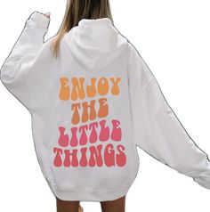 Graphic Print Long Sleeve Hoodie For Leisure, Long Sleeve Hoodie With Graphic Print For Leisure, White Hoodie Sweatshirt For Leisure, White Long Sleeve Hoodie With Screen Print, Trendy White Hoodie For Loungewear, White Drawstring Hood Sweatshirt For Leisure, White Hooded Sweatshirt For Leisure, Oversized White Hoodie With Letter Print, White Hoodie With Letter Print For Loungewear