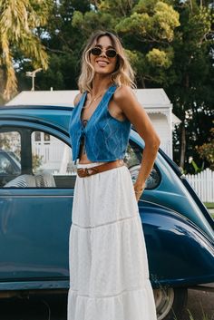 Falda bordada Breezy - Blanca White Maxi Skirt Outfit, Spring Outfits Boho, Denim Colour, Boho Vest, Cotton Maxi Skirts, White Maxi Skirts, Maxi Skirt Outfits, Chic Skirts, Indigo Denim