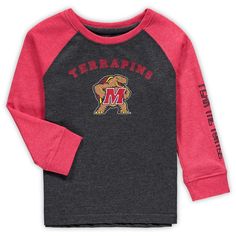 In your household, every member of the family is born and raised as a hardcore Maryland Terrapins supporter. Get your kiddo in the team spirit with this raglan long sleeve T-shirt from Colosseum. It's decked out in Maryland Terrapins graphics on the front and down the sleeves, so your youngster's newfound passion can be seen by all. Team Name Long Sleeve T-shirt For Baseball Season, Long Sleeve T-shirt For College Baseball Season, Varsity Long Sleeve T-shirt For Fan Merchandise, Varsity Long Sleeve T-shirt With Team Logo, Long Sleeve Varsity T-shirt With Team Logo, Long Sleeve University Logo Tops For Sports Season, Long Sleeve Varsity T-shirt For Fans, University Logo Long Sleeve Tops For Sports Season, Long Sleeve Tops With University Logo For Sports Season