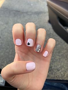 manicure acrylic Simple Disney Nails, Disney Manicure, Disney World Nails, Disney Themed Nails, Disney Christmas Nails, Disneyland Nails, Nails Disney, Disney Nail Designs, Mickey Mouse Nails