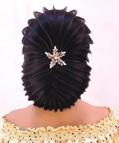 Elegance Hairstyles, Wedding Reception Hairstyles, Natural Bridal Hair, Wedding Hairdos, Long Hair Perm, Natural Hair Wedding, Cool Hair Designs, Everyday Hairstyle, Dipika Padukone