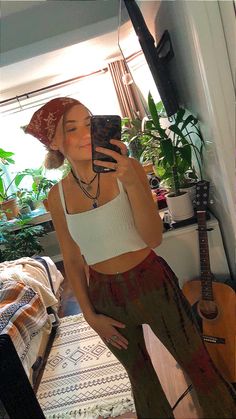 Granola Girl Accessories, Granola Hippie Outfit, Comfy Hippie Outfit, Free Spirit Aesthetic Outfit, Granola Hippie Aesthetic, Groovy Fits, Granola Girl Aesthetic Outfits, Outdoorsy Outfits, Granola Girl Outfits