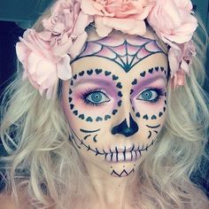 Pale Pastels - Celebrate Day of the Dead With These Sugar Skull Makeup Ideas - Photos Hallowen Schminke, Halloween Palette, Halloween Costumes You Can Make, Sugar Skull Face