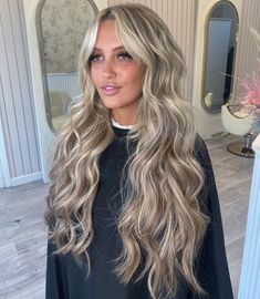 Blonde Hair Looks Balayage, Long Highlighted Hair, Brown And Blonde Hair Extensions, Blonde Extensions In Brown Hair, Long Brown Hair With Blonde Extensions, Blonde Hair With Extensions, Hair Inspo Color Blonde, Ashy Blonde Hair Extensions, Ash Blonde Hair Extensions