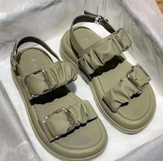 Korean Sandals Aesthetic, Korean Sandals, Casual Shoes Women Sneakers, Fancy Sandals, Crocs Fashion, Pretty Sandals, Dr Shoes, Preppy Shoes, Fashion Shoes Heels