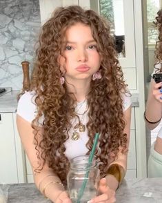 Sunday Kalogeras, Kalogeras Sisters, Beach Wrap Skirt, Poofy Hair, Dyed Curly Hair, Beach Curls, Honey Brown Hair, Beautiful Curly Hair, Front Hair Styles