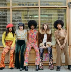 70s Party Outfit, 70s Inspired Outfits, 70s Glamour, Disco 70s, Moda Hippie, 60s 70s Fashion, Outfits 70s, 70s Outfits