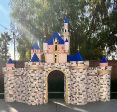 DIY Disney Castle Disney Castle Party, Disney Castle Diy, Original Sleeping Beauty, Sleeping Beauty Castle Disneyland, Castle Playhouse, Carnival Floats, Magic Kingdom Castle, Castle Party, Castle Backdrop